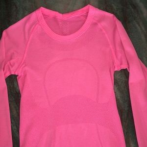 Long sleeve lululemon swiftly tech shirt